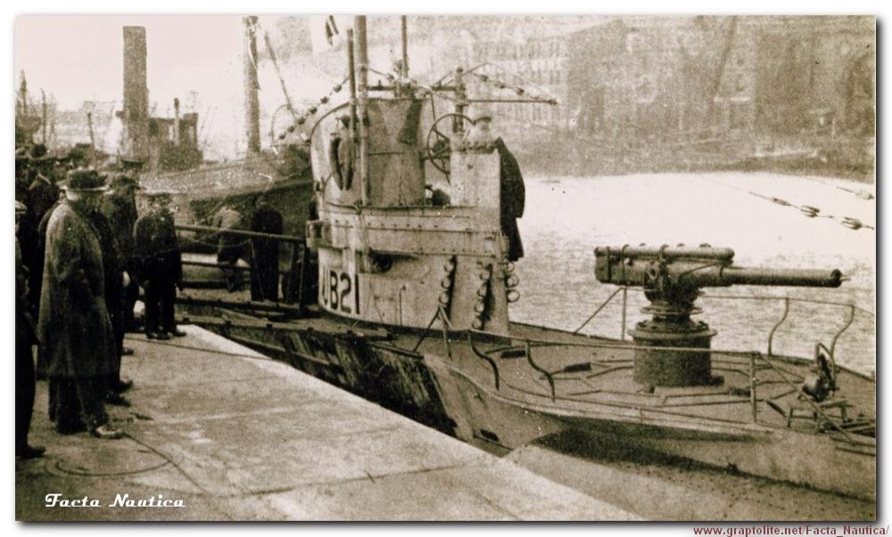 Niemiecki okr�t podwodny UB-21. The German submarine (U-boat) UB 21.